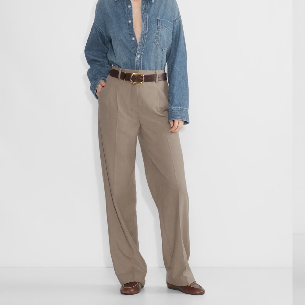 Aritzia Effortless Pant